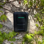 Pose d'interphone par un électricien professionnel